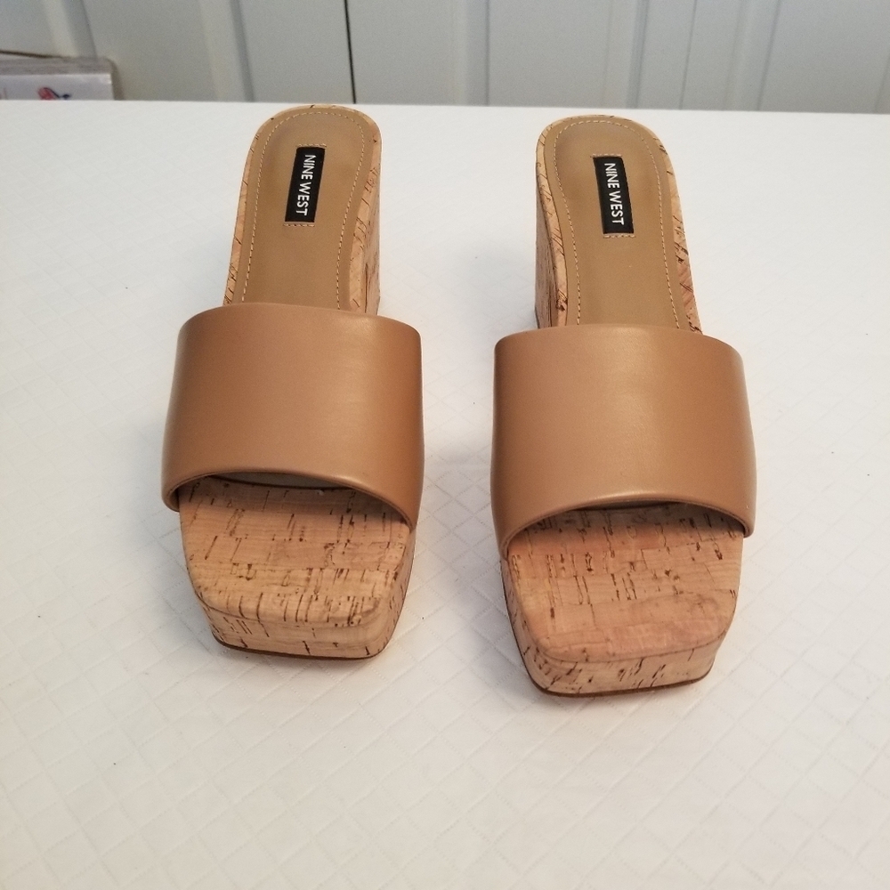 Nine West Sandals Wnoklee8 Size 8M Beige Block 3.5 Inch Heel - Picture 3 of 6